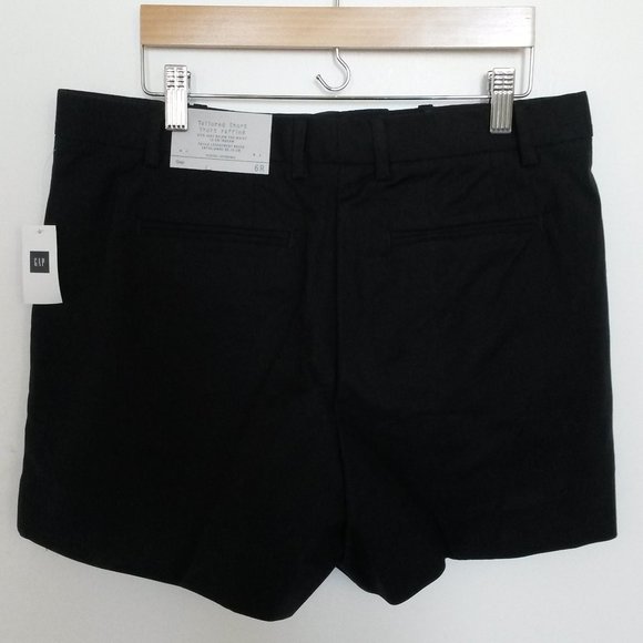 GAP Tailored Shorts - Picture 2 of 2